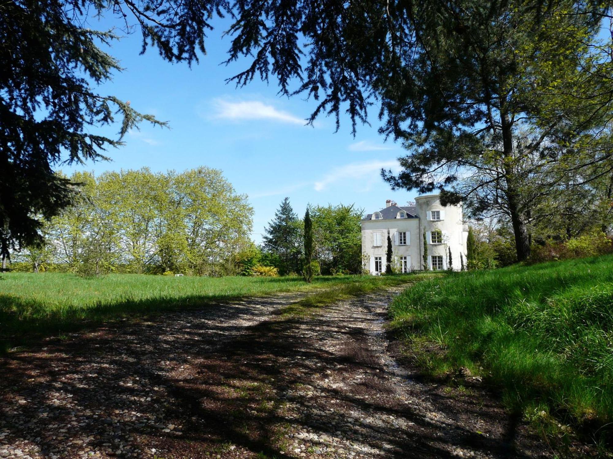 Chateau De La Comtesse Saint-Martin-Petit Εξωτερικό φωτογραφία